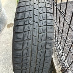 スタッドレスタイヤの画像