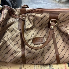 旅行バッグの画像