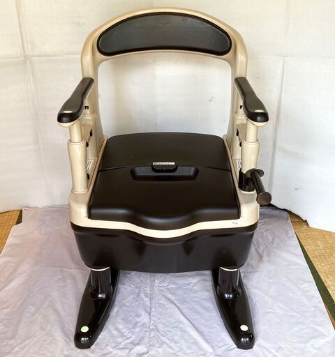 未使用品　安寿 ポータブルトイレ ジャスピタ