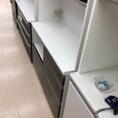 【ジャングルジャングル和歌山店】【Wa3430】食器棚リユースショップ リサイクルショップ 中古家具 中古家電 中古自転車 古着 冷蔵庫の画像