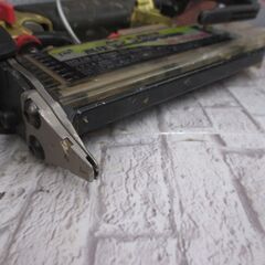 日立 HITACHI NT55HM2 高圧仕上げ釘打機 中古品 55mm ケース付き 【ハンズクラフト宜野湾店】の画像