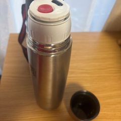 ステンレスボトル　水筒　ケース付きの画像