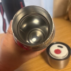 ステンレスボトル　水筒　ケース付きの画像