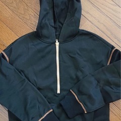 ハーフジップパーカー フード付き トレーナー ゴールドジップ ブラック 裏起毛の画像