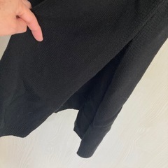 黒の暖かニットワンピースの画像