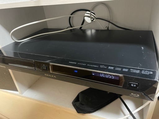 REGZAの小さいテレビとビデオレコーダー