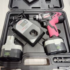 RYOBI インパクトドライバ BID-1250 バッテリー4個＆充電器の画像