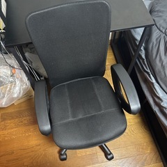 椅子、机セットの画像