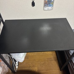 椅子、机セットの画像