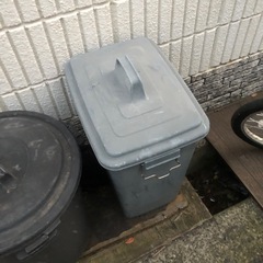 お外用ゴミ箱の画像
