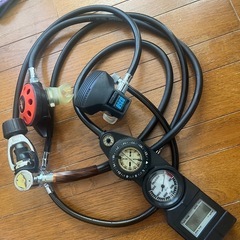 古いダイビング重器材 レギュレーター ・ゲージ・BCジャケット・ウエットスーツ他　 の画像