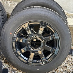 ロックケリーMX-I 16inグッドイヤーアイスナビSUV 175/80R16の画像