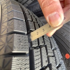 ロックケリーMX-I 16inグッドイヤーアイスナビSUV 175/80R16の画像