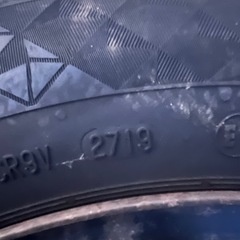 スタッドレスタイヤの画像