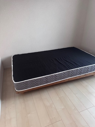 セミダブルベッド