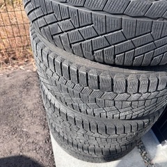 取引中   BMWに付いてた17インチスタッドレスの画像