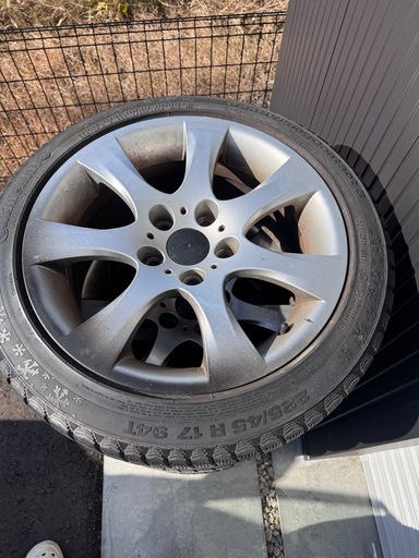 取引中   BMWに付いてた17インチスタッドレス