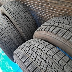 ブリヂストン　215/60R16　スタッドレスタイヤ　の画像