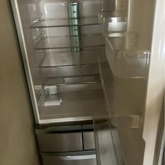 【現状品・売切価格！/現地に取りに来れる方のみ】5ドア 日立ノンフロン冷凍冷蔵庫  2011年製の画像