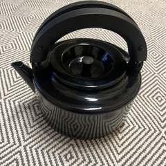 シービージャパン やかん ブラック IH対応 1.6L フラット ケトル 茶こし付き ホーロー ALAWの画像