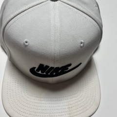 Nike Pro DRI-FIT ホワイトキャップの画像