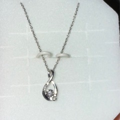 お取引先決定(՞ . .՞)"オルゴールジュエリーボックス+プラチナネックレスの画像