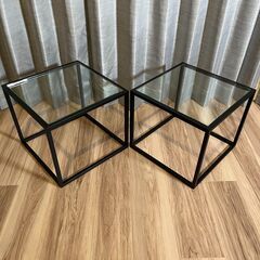 【12/10まで】【送料無料！ほぼ未使用】 ガラストップサイドテーブル2個セットの画像