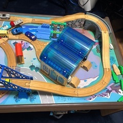 トイザらス イマジナリウム オールインワン トレインテーブルセット  の画像