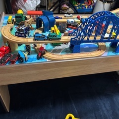 トイザらス イマジナリウム オールインワン トレインテーブルセット  の画像
