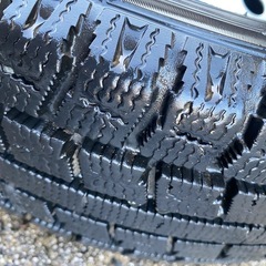 【商談中】スタッドレスタイヤの画像