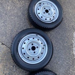 【商談中】スタッドレスタイヤの画像