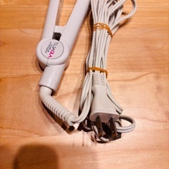 ツヤグラ　ヘアアイロン　美容　ヘアケア　パーマ　ストレートの画像