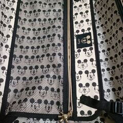 スーツケース　タイヤ１箇所欠けあり。の画像