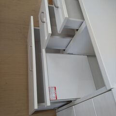 リユースのサカイ浦和店 【F410】★食器棚 白 2枚扉の画像