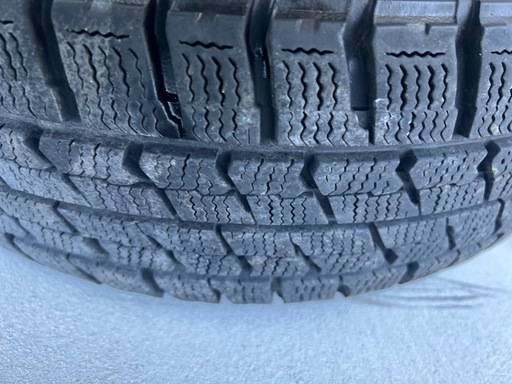 受け取り決まりました。
スタッドレスタイヤアルミ付175/65R15フィット・キューブなどに。