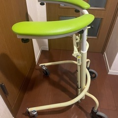 介護用品　室内用歩行器 トレウォークスリムの画像
