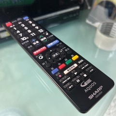 32型と50型テレビの画像