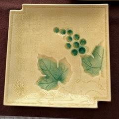 ぶどう柄　黄土色　角皿 3枚まとめの画像