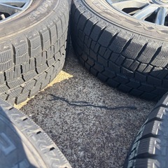SUV系用 215/65R16スタッドレスタイヤ アルミ付き4本セット 冬用の画像