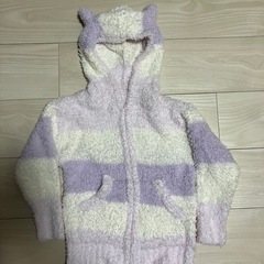 取引中 子ども服　110 センチ 部屋着　パジャマ　GUの画像