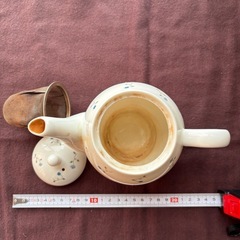 花柄　白色　ティーポットの画像