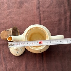 花柄　白色　ティーポットの画像