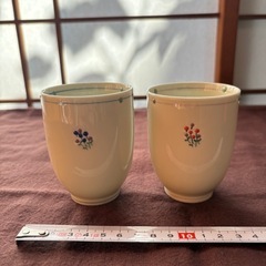 有田焼　重山　夫婦湯呑み　2個まとめの画像