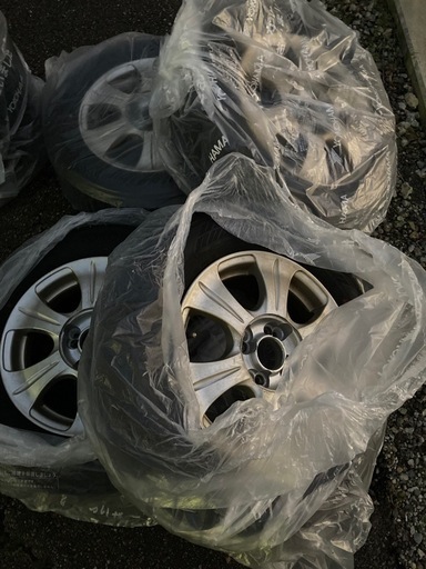 ヨコハマ　スタッドレスタイヤ