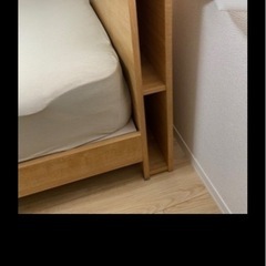 ベッドフレームの画像