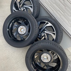 ダイハツ純正１５インチタイヤホイールの画像