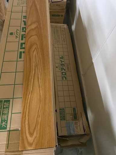 新品未使用 サンゲツ　 フロアタイル　 ET-502 100mm × 914.4mm × 3mm 428枚）