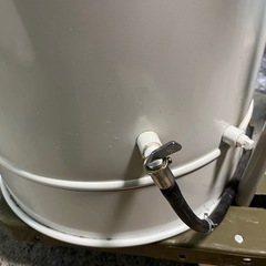 サンダイヤ 灯油タンク ホームタンク 90型タンク 85L 中古品 底面錆なし！ ストーブ用  オイルタンク 蓋なし 中古品 ④の画像