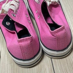 スニーカー23cmピンクの画像