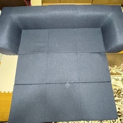 広がるフラットソファの画像